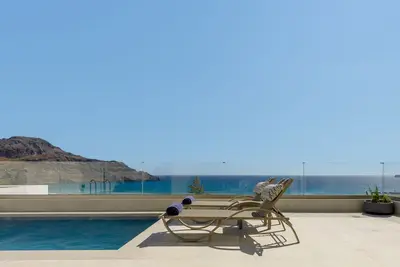Pearl Villa Iii, redefined island chic! Private Heated Pool & Bbq!