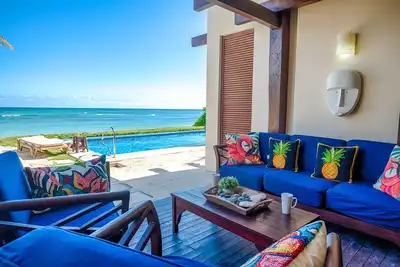 Image de Upscale beachfront ground level condo with Ac, WiFi, swimming pool!