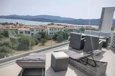 Image de Charming Penthouse for family up to 3 guests