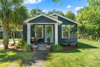 Image de Comfortable Downtown Pensacola Stay • Pet Friendly Yard • Fire Pit • Game Room