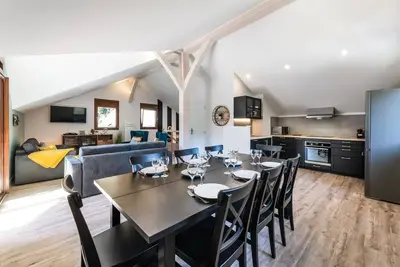 Image de Appartement entièrement rénové, exposé plein sud à Brides les Bains.
