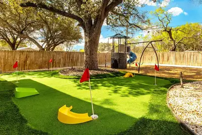 Image de Pool, Hot Tub, Putt Putt Dreamscape!