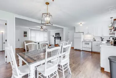 Image de 3 bd, farmhouse ranch, walking distance to Furman