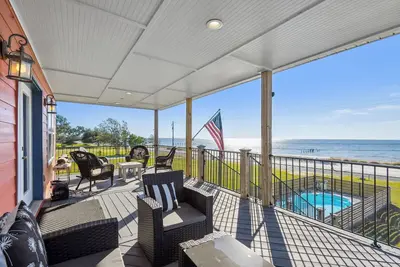 Image de Beautiful beach home. With a private gated pool.
