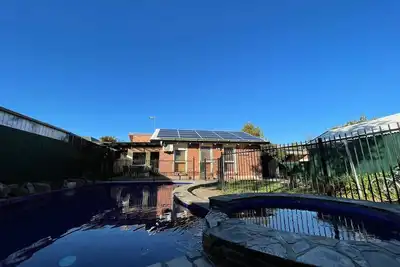 Image de Group entire house with salt pool and spa
