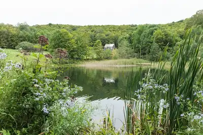 Image de Spectacular home on 60 acres, swimming pond & trails, pet friendly + Ev charger