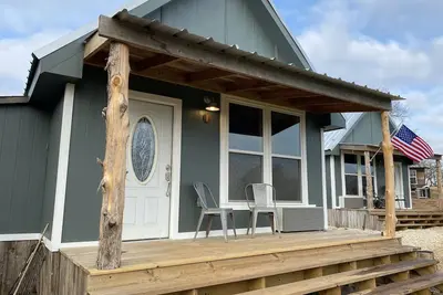 Image de #1 Tiny Lil Luv Shack âšś Whitney | Same Day Bookings