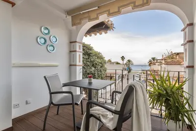 Image de \"Casa de la playa Alto Realengo\" près de la plage avec terrasse privée, climatisation et Wi-Fi