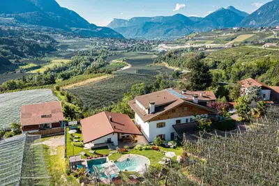 Image de Chalet \"Apfel Feld-Hof\" avec bain à remous, piscine d'eau salée et terrasse
