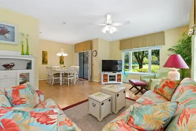 Image de $150 activities - E-gift card when you book - 1st Floor with Screened in Porch | Kc5d