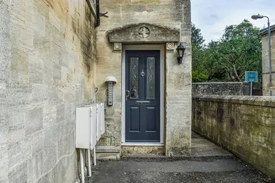 Image de This apartment has it all.