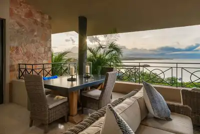 Image de Hacienda De Mita w/Premier golf! Tastefully Remodeled! Soak Up the summer deals!