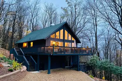 Image de Spruce House - 3br home atop Seven Devils with beautiful views of Grandfather Mountain!