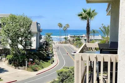 Image de Beautiful End Unit Single Level Condo North Coast Village - Walk to the beach! !
