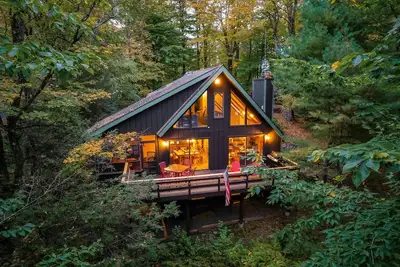 Image de Lakefront Vibe - Motorboat, Kayaks, Fire Pit, Dock