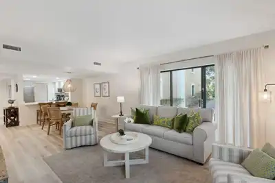 Image de Pet Friendly | Ground Floor Beachwood Condo | Renovated Kitchen | Across the Street from the Beach