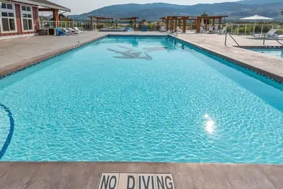 Image de Welcome to Bordeaux Cottage #191 – A Luxury Getaway on Osoyoos Lake!