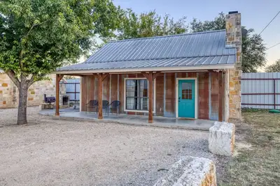 Image de Cabins by the Frio River - River Rock Cabin #1