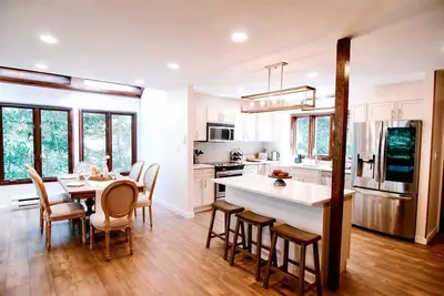 Image de Family Retreat with Sauna and Hot Tub