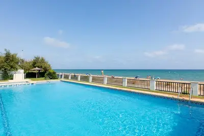 Image de Belle maison de vacances pour 6 personnes avec Wifi, climatisation, piscine, Tv, patio et parking
