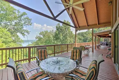 Image de Custom Cabin w\/ 12 Acres on Dale Hollow Lake!