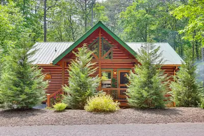 Image de Dog-Friendly Getaway with King Suites & Hot Tub!