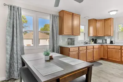 Image de Esser · 4Bed Charmer in Central Washington/East Peoria