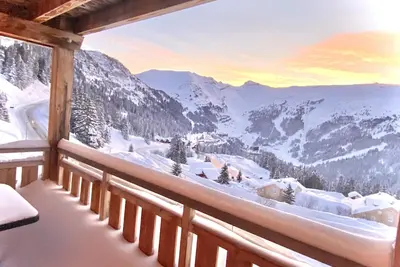 Image de Vue panoramique sur les montagnes plein Sud- T2 skis aux pieds, Piscine & Spa