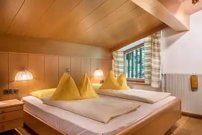 Image de Appartement \"Cesa Soramurat 8\" avec vue sur montagne, balcon et jardin partagé