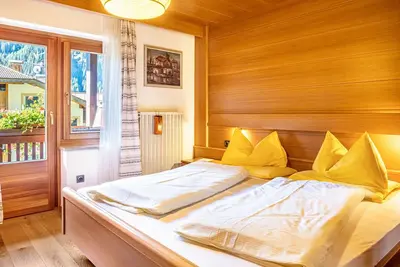 Image de Appartement \"Cesa Soramurat 5 6\" avec vue sur la montagne, Wi-Fi, balcon et jardin partagé