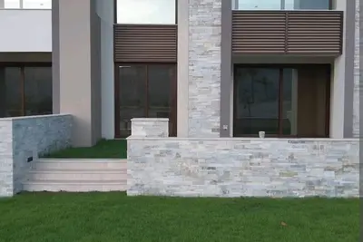 Image de Golf views. Private garden. Pool side. Mountains views. Sea side views.