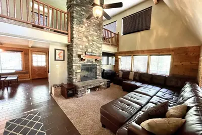 Image de Amazing Brian Head Cabin that sleeps 25 people! ! Close to the ski slopes & town.