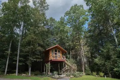 Image de Cottage in the Woods B&B - Owl's Nest - Treehouse -2mi. from falls trailhead