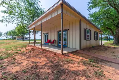 Image de Rustic luxury at Captain Allred's Cabin