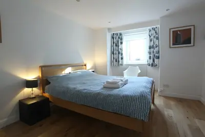 Image de East Finchley London N2, Large Apartment, Private Entrance, 5 mins Tube station