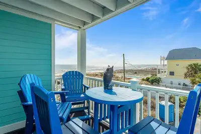 Image de Salty Pirate Condo - Amazing Ocean Front View, Pool, Minutes to the Boardwalk!