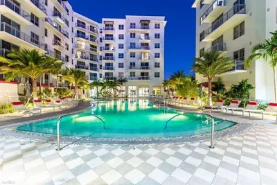 Image de Luxury 3bd/2ba condominium apartment In Hallandale Beach minutes from the Beach!