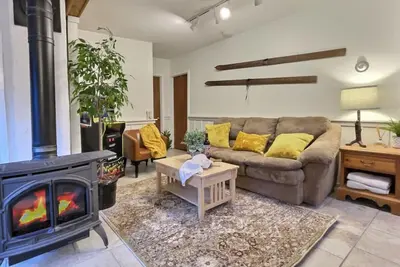 Image de HappyCub- Ac, Hot Tub, Fire Pit, Game Room!