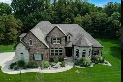 Image de New! ! Luxury throughout. Sleeps 12. Just 5 miles to Nd. Theater. Bar. Hot Tub.