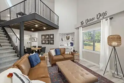 Image de Condo with an amazing loft, game room, arcade