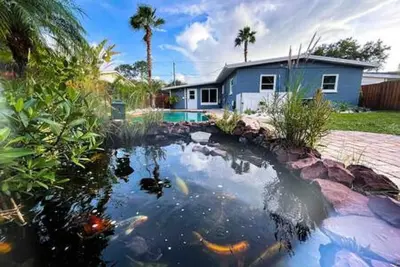 Image de Tropical · Pet Friendly Tropical Hot Tub/Pool Oasis King Beds - 3 Bedroom