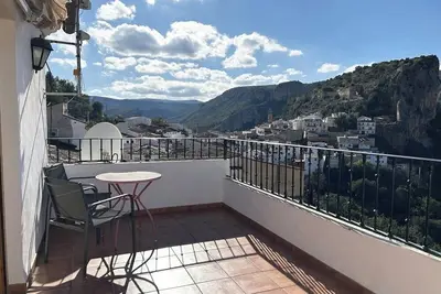 Image de Apartamento con terraza en Chulilla. La Muela 3