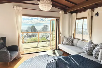 Image de Stunning Sea Views Steps to Stinson Beach + Town\n