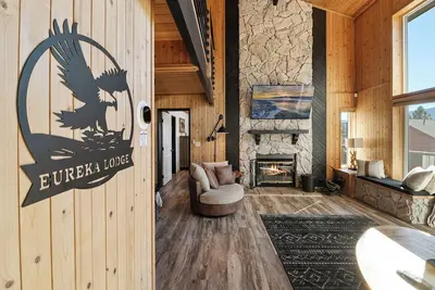 Image de New Remodel*Arcade*Hot Tub*Air Conditioning*Lake 2 Miles*Mountain Views/Trails