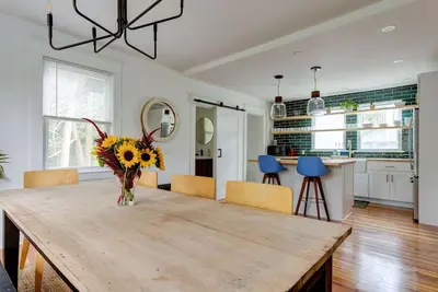 Image de Newly Renovated Home With All The Modern Amenities