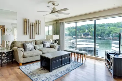 Image de Community Pool: Lakefront Osage Beach Condo!