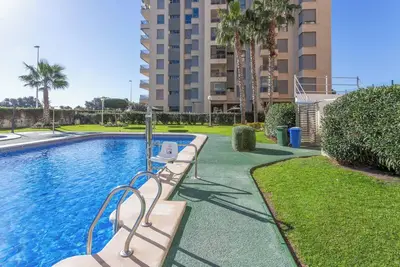 Image de Penthouse 10ème étage Residencial \"Puerto Marino\" près du port avec vue sur la mer et piscine