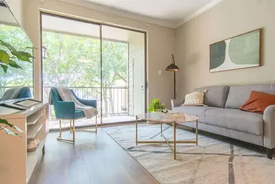 Image de Tranquil 1br King Suite | Pool, Parking + Gym