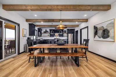 Image de Lakefront Private Home • Free Mini Golf, Pickleball, Pools, Dock Toys • The Best Family Getaway!