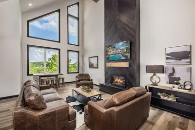 Image de Luxury Lakefront Villa 19b - Over 30 Free amenities included!